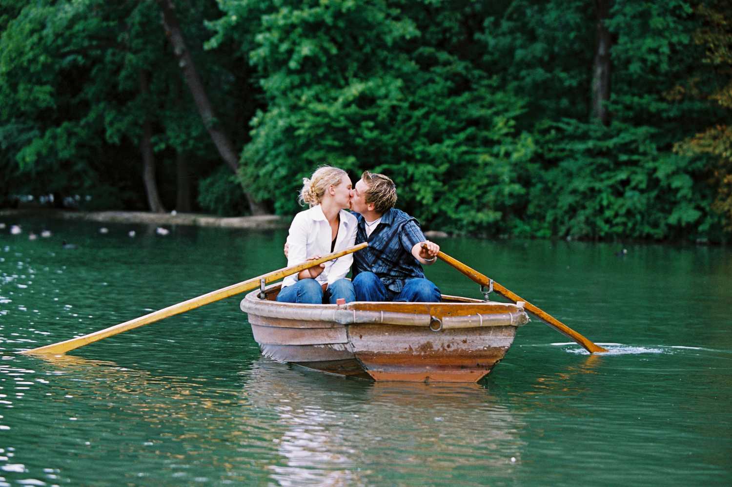 Как правильно целоваться с языком: инструкция, техники, советы