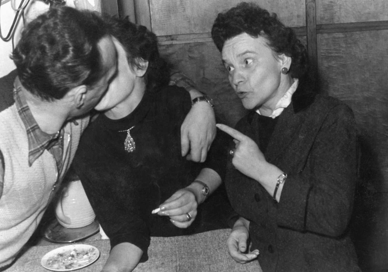 Как правильно целоваться с языком: инструкция, техники, советы