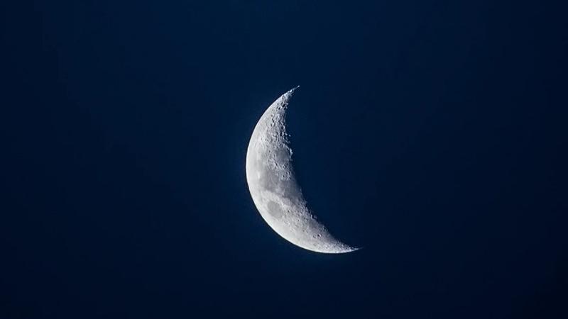 На убывающую луну