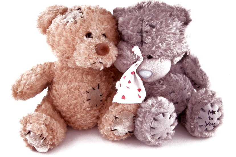 Что подарить девушке на первом свидании: цветы, сладости и не только